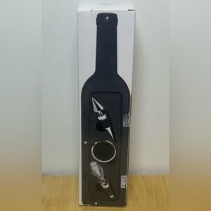 Elegant Black Wine Bottle Accessory Set